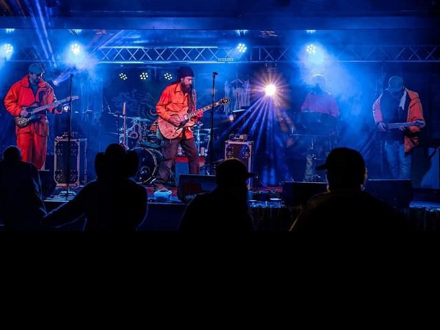 Craig Baumann &amp; the Story on stage.
