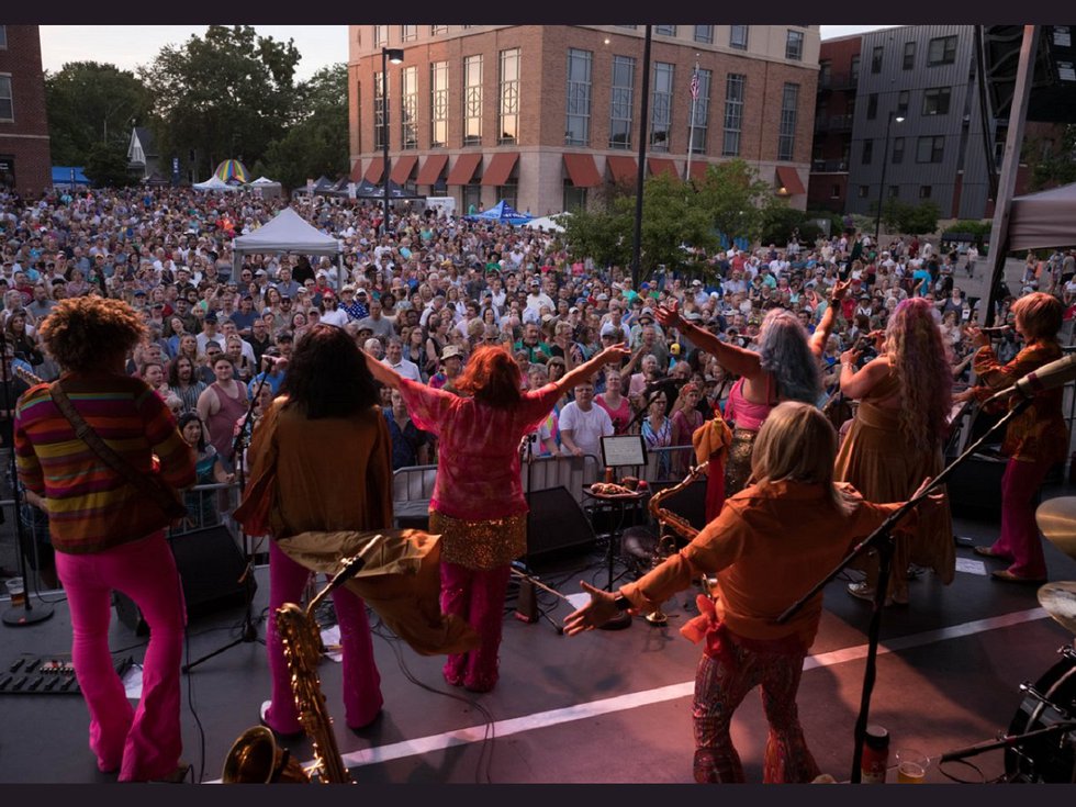 VO5 from backstage at AtwoodFest, 2024.