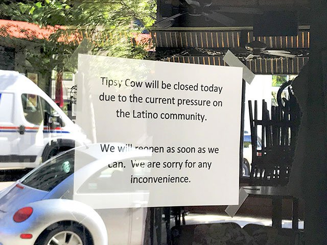 News-ICE-raid-sign_crJoeTarr09272018.jpg