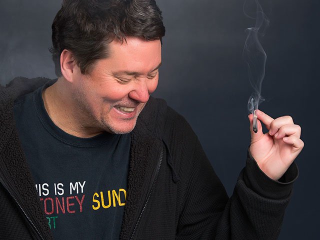 Stage-Doug-Benson_crNickLarson05222019.jpg
